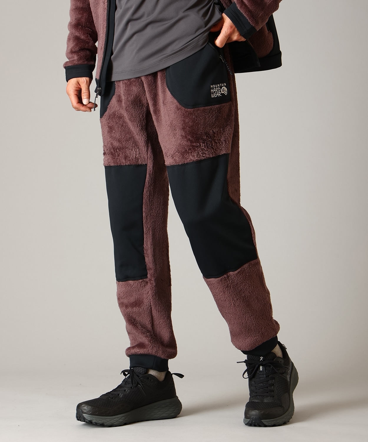 219Carob Black