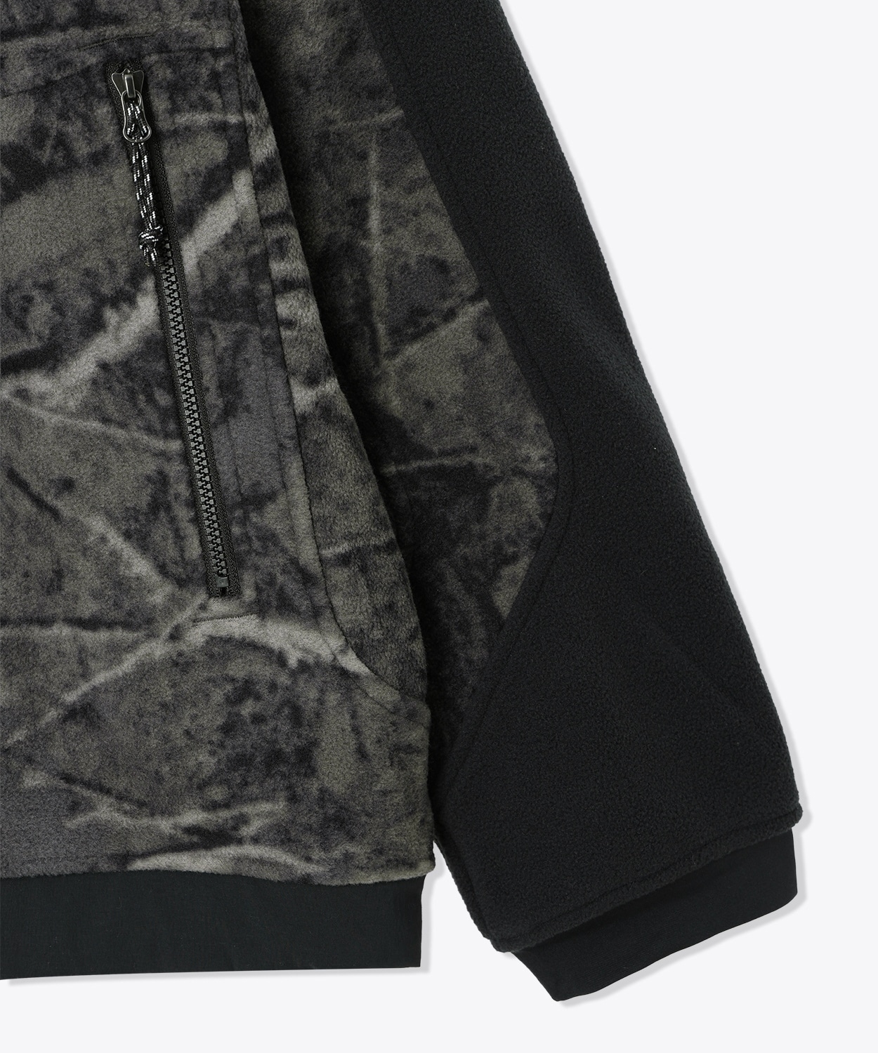 011Shark Treecover Print Black