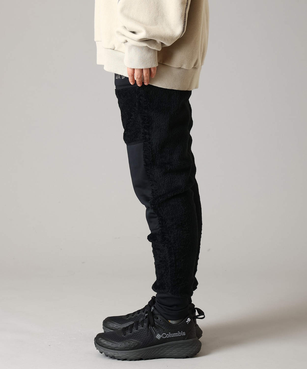 090Black