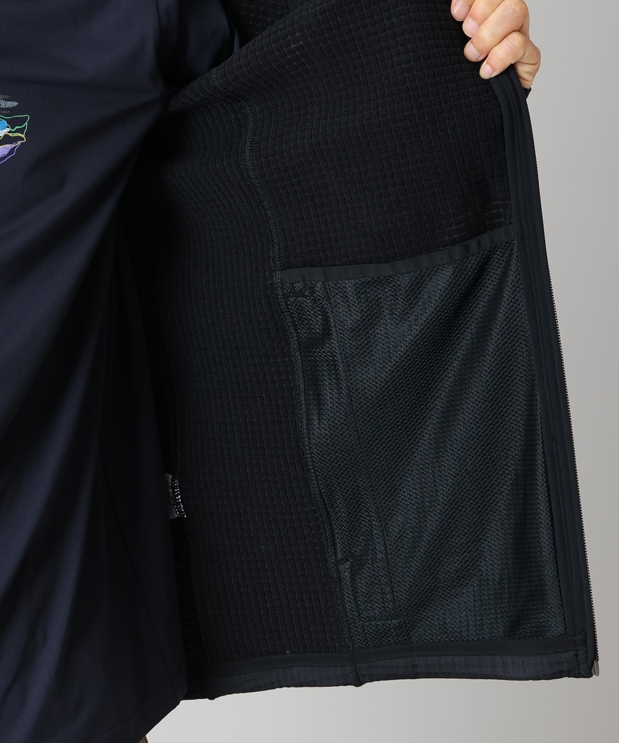 010Black