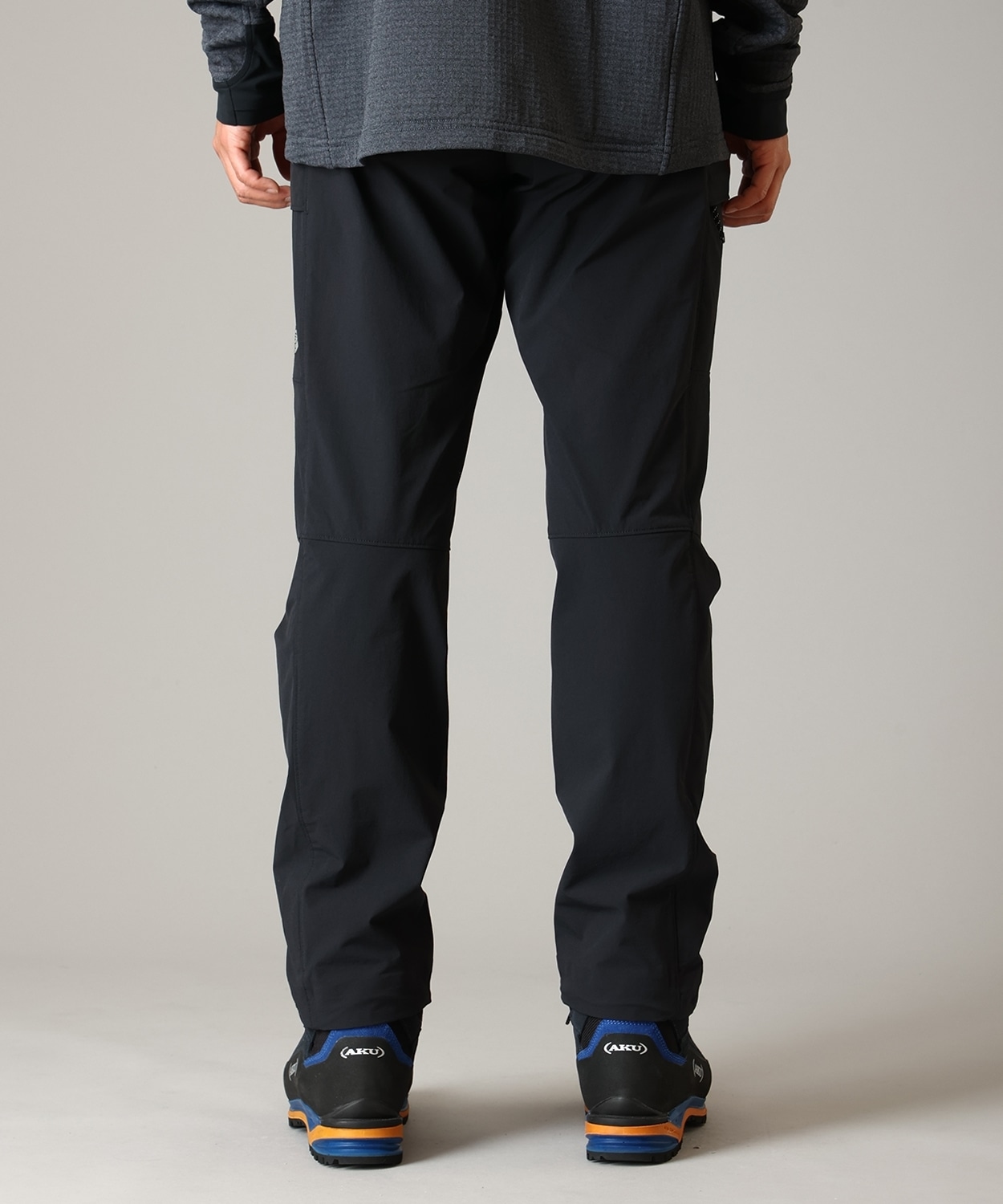 010Black