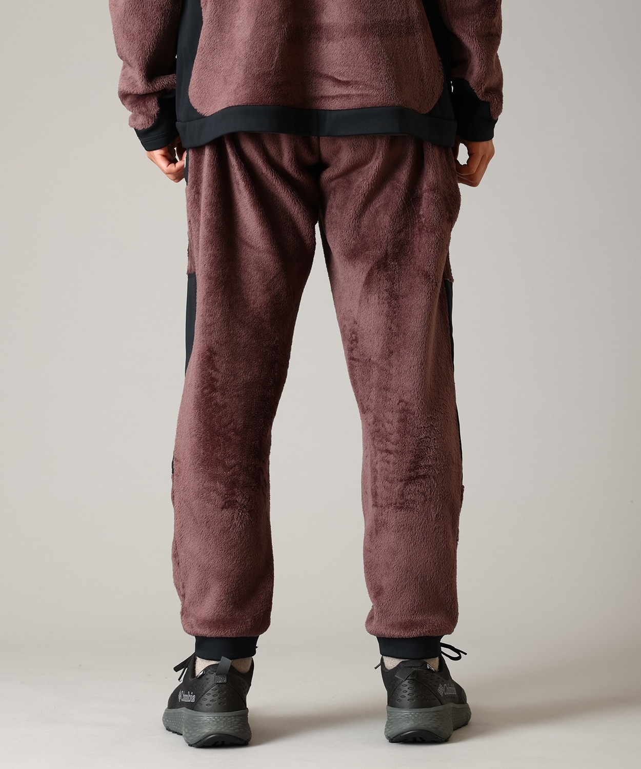 219Carob Black