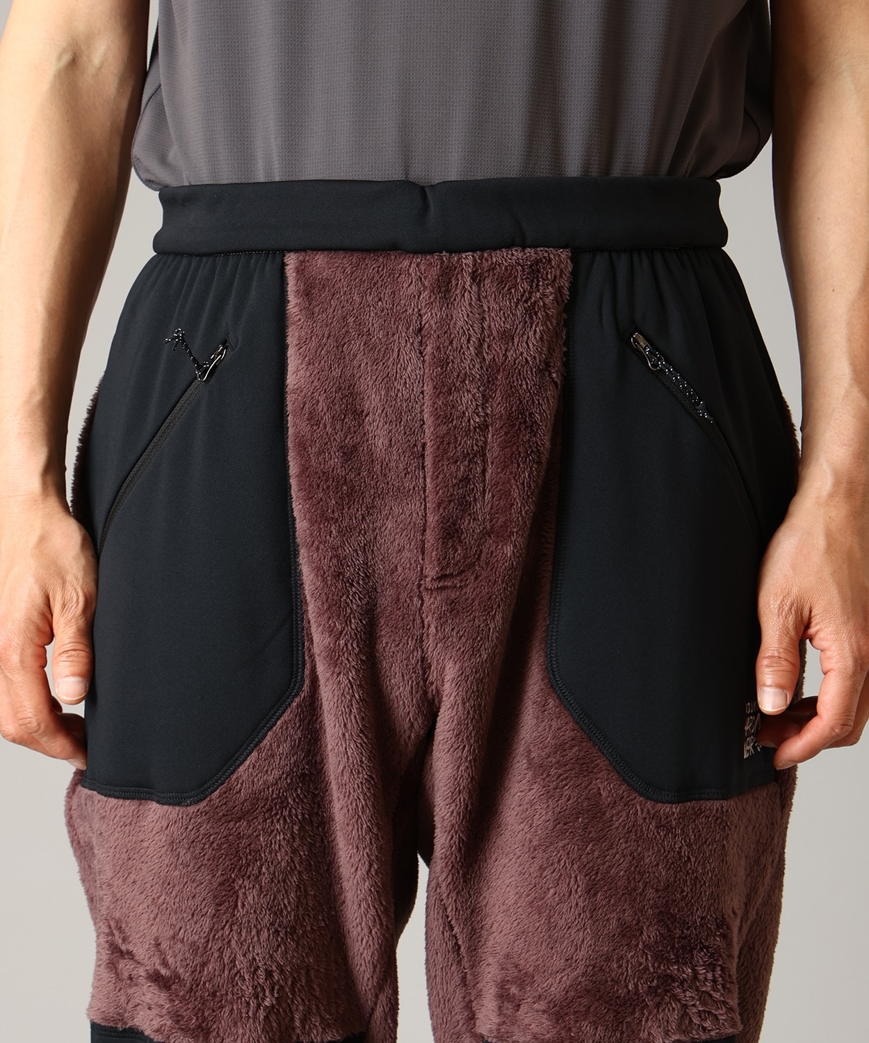 219Carob Black