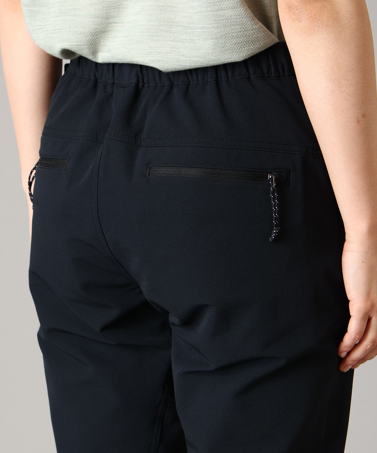 010Black