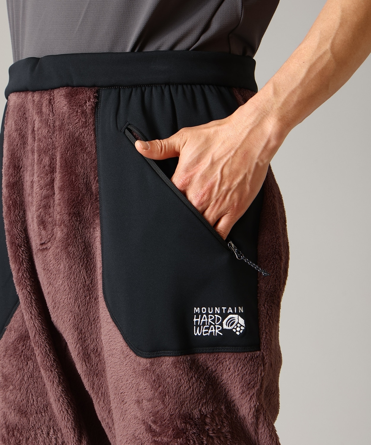 219Carob Black