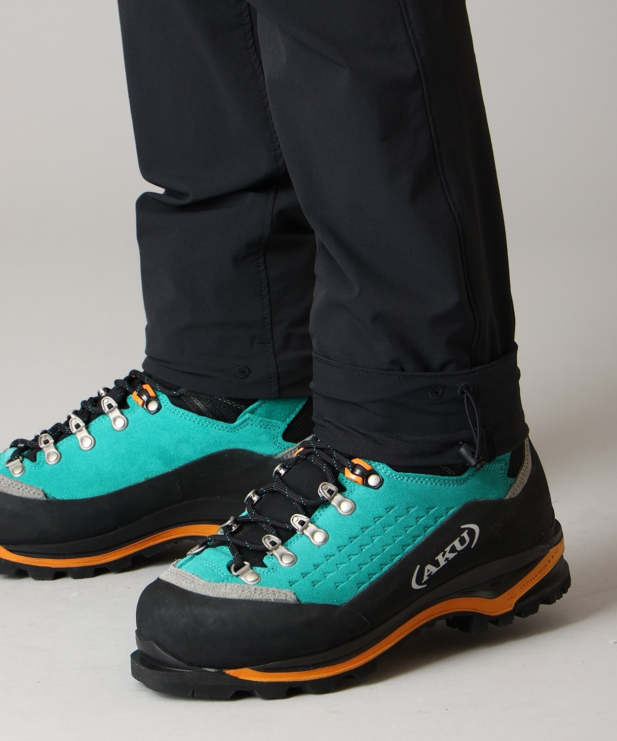 010Black