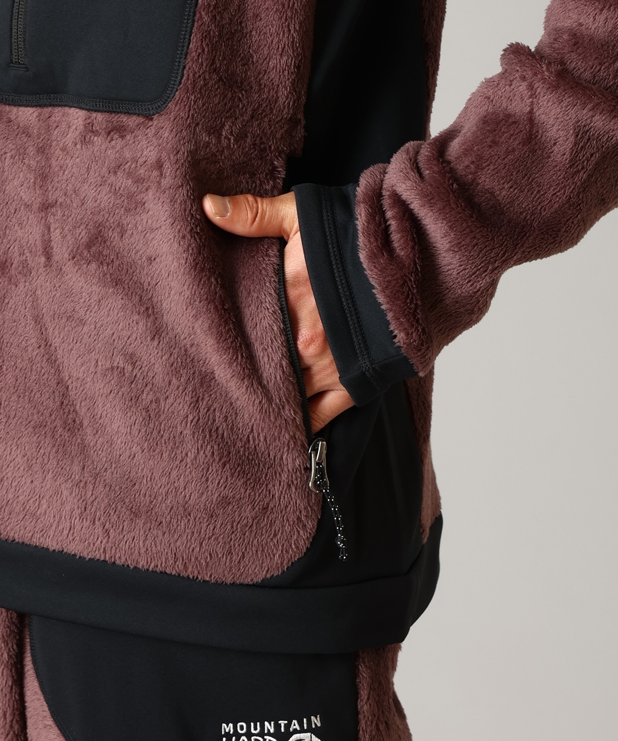 219Carob Black