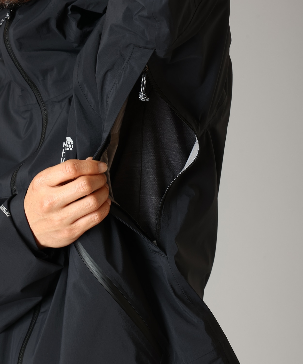 010Black