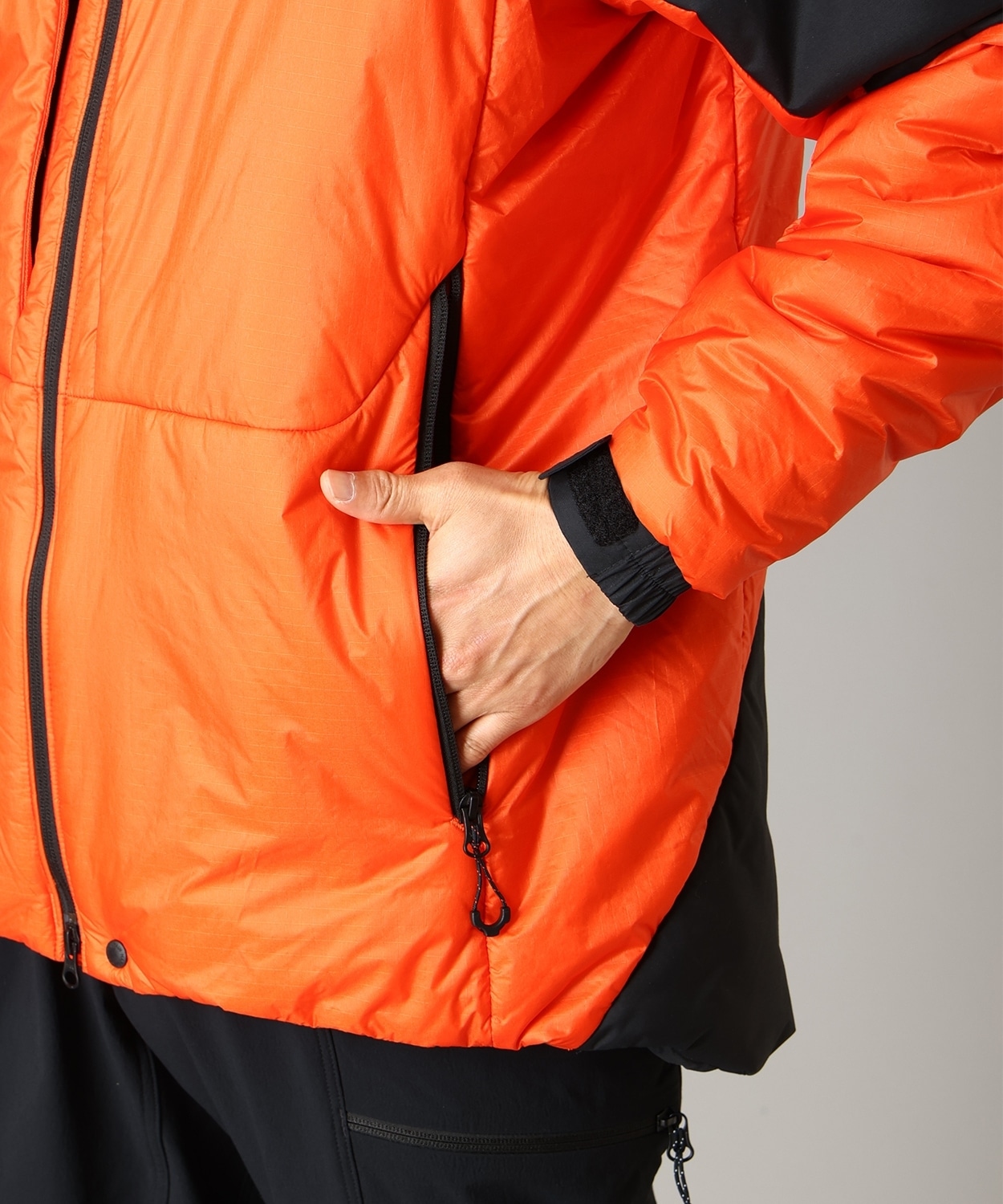 842State Orange Black