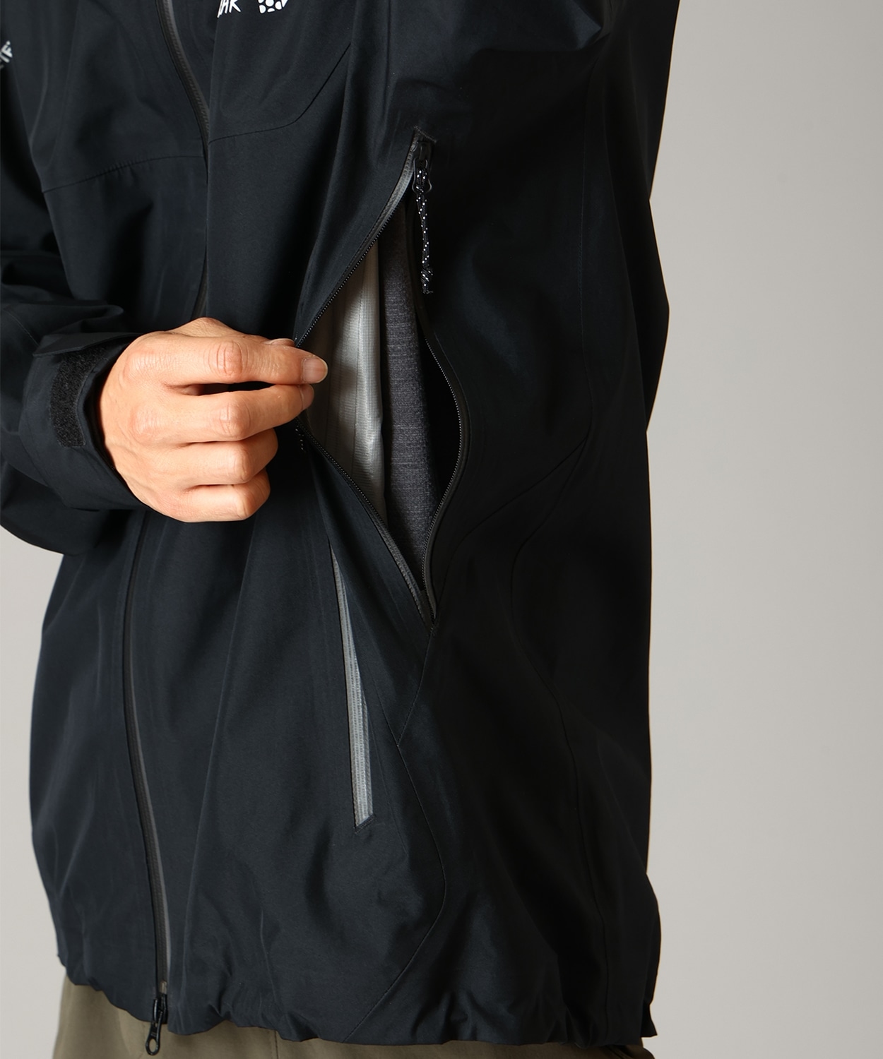 010Black