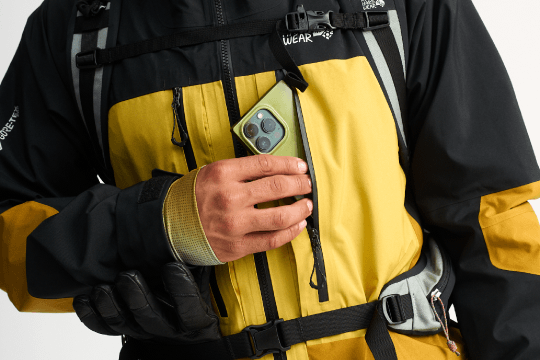 バックカントリーや雪山で違いを生むテクニカルなスノーウェア