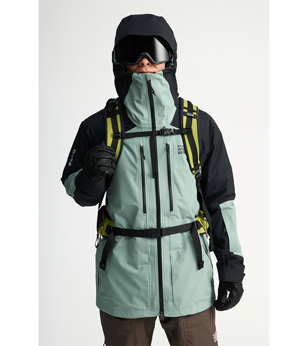 バックカントリーや雪山で違いを生むテクニカルなスノーウェア