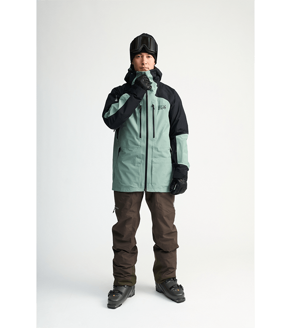 バックカントリーや雪山で違いを生むテクニカルなスノーウェア