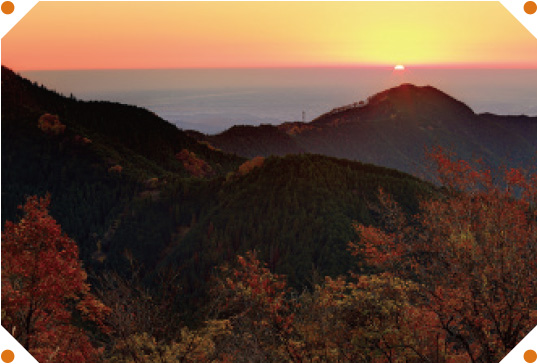 日の出山